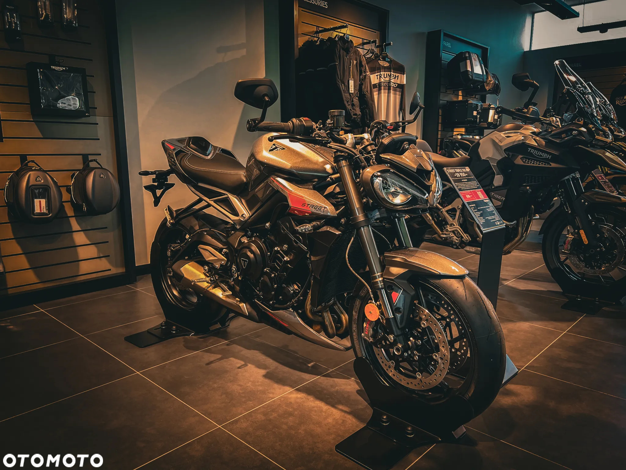 Triumph Street Triple - 4