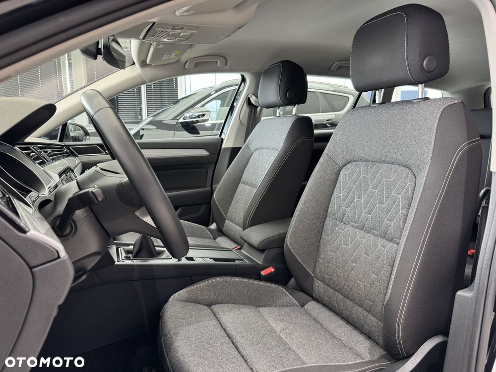 Volkswagen Passat - 10