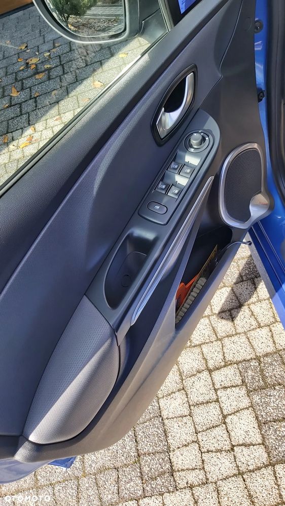 Renault Clio - 11