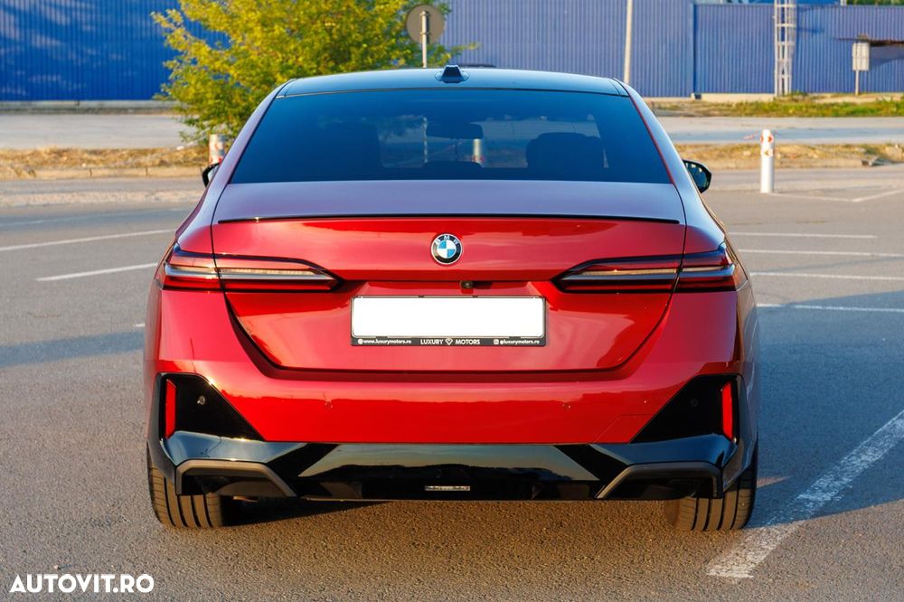 BMW 5 Series 2023 — imagine 7