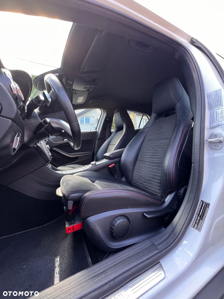 Mercedes-Benz GLA 200 7G-DCT AMG Line - 9