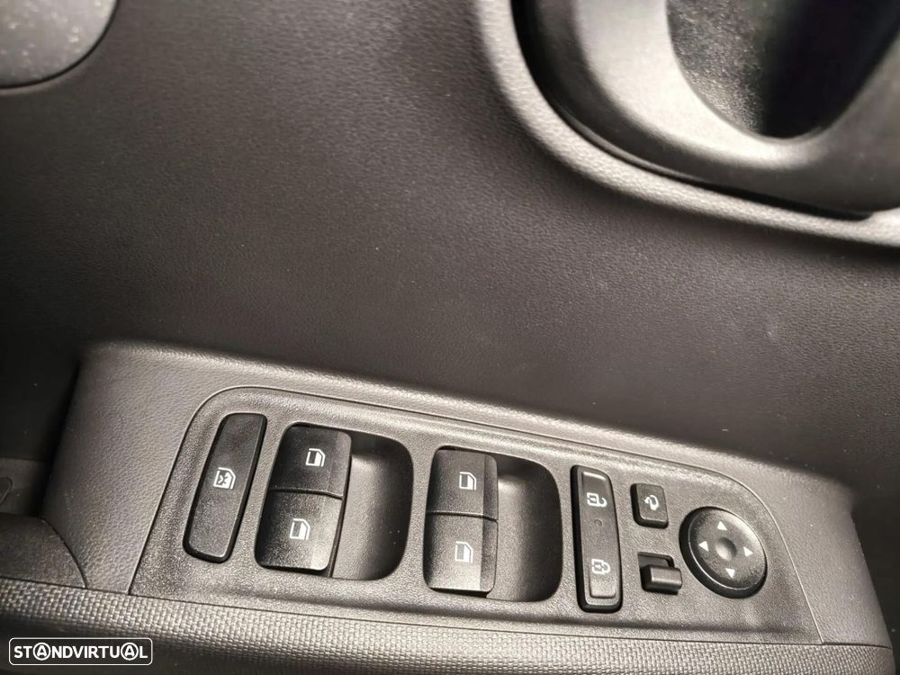Hyundai Inster 49 kWh Style Plus - 37
