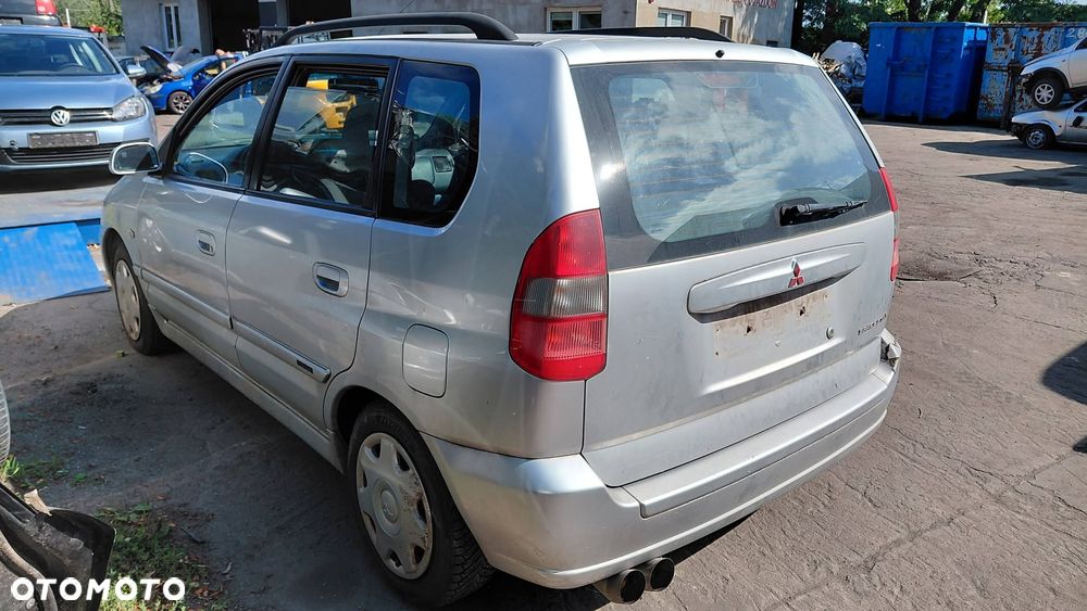 Części- Posiadamy na sprzedaż części z pojazdu:  Mitsubishi Space Star Rok 2001 Pojemność 1584 Moc 72 kw Benzyna - 7