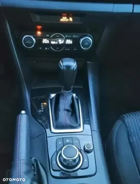 Mazda 3 - 10