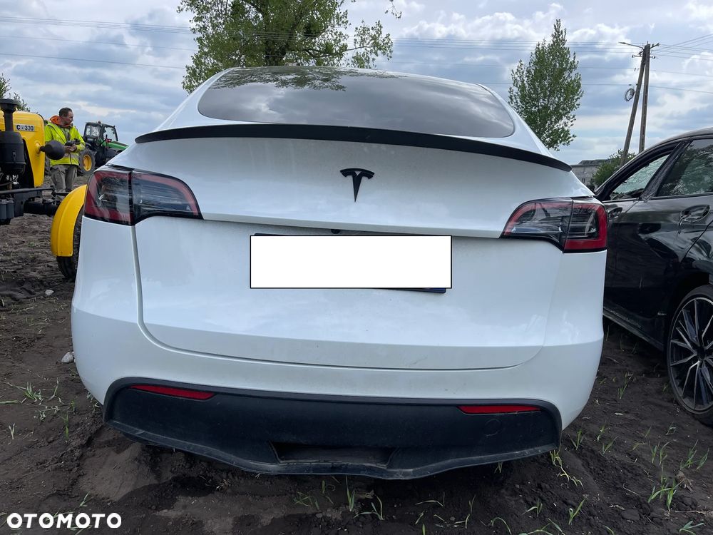 Tesla Model Y Long Range Dual Motor AWD - 2