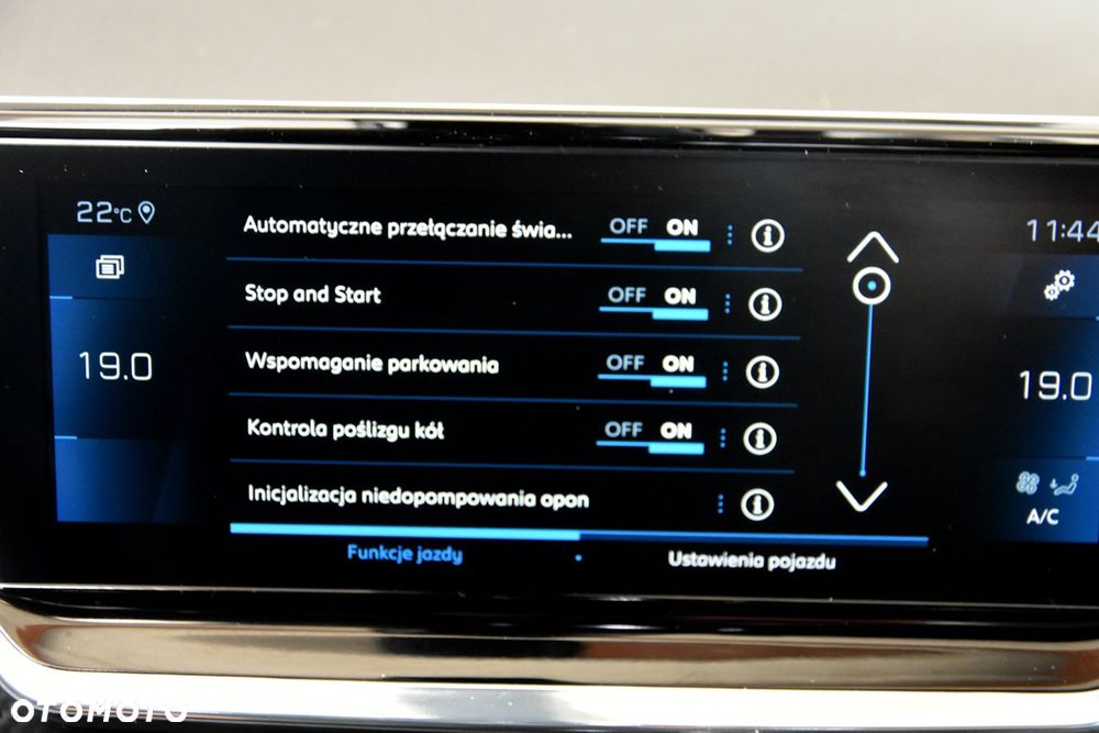 Peugeot 2008 ver-puretech-130-eat8-gt - 29