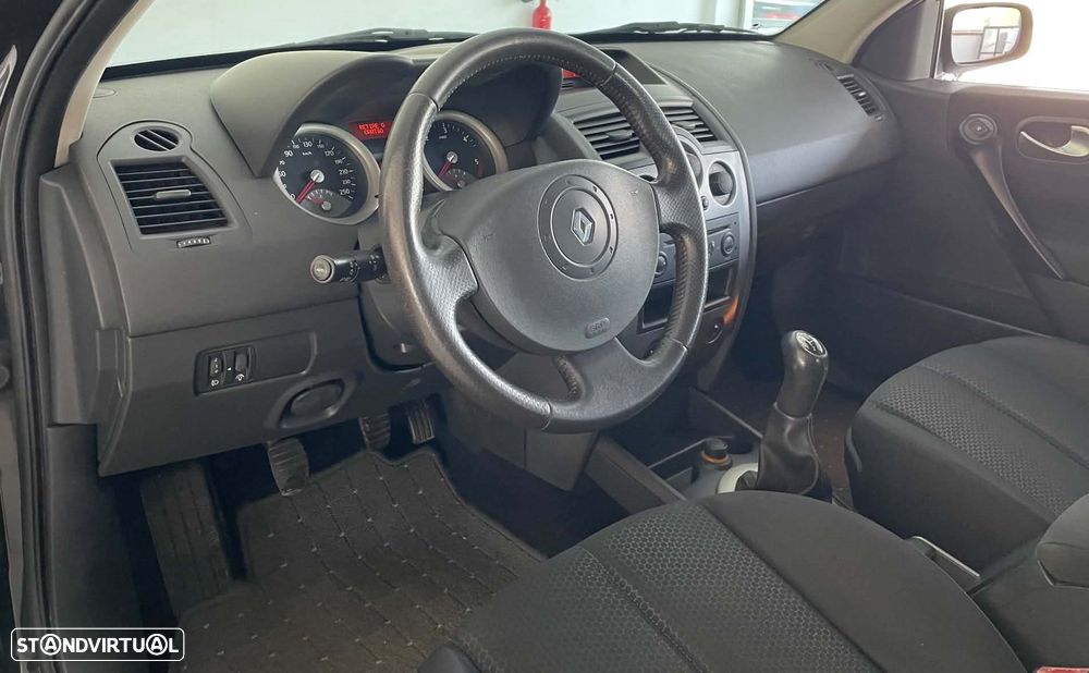 Renault Mégane Break 1.5 dCi Dynamique - 9