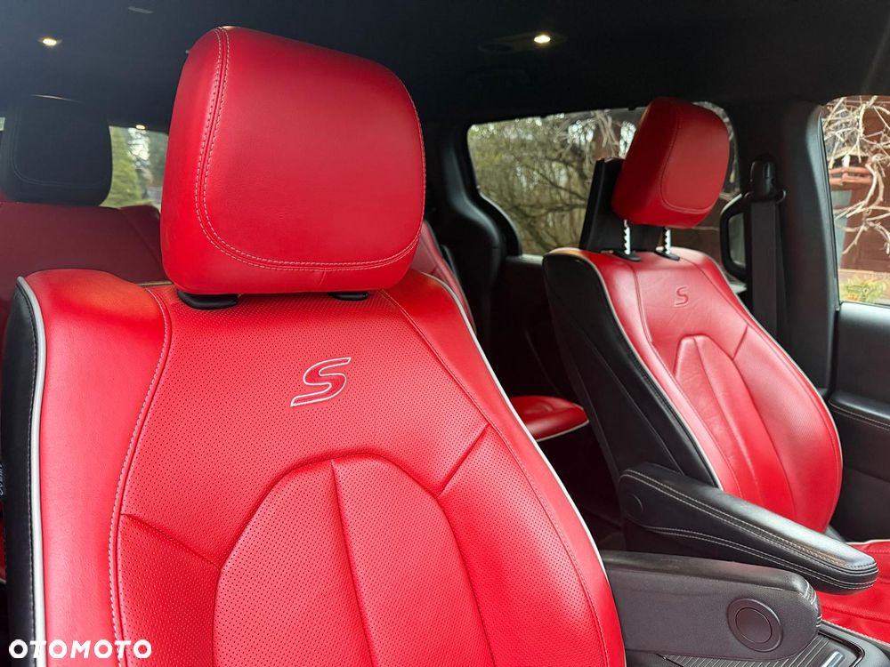 Chrysler Pacifica - 26