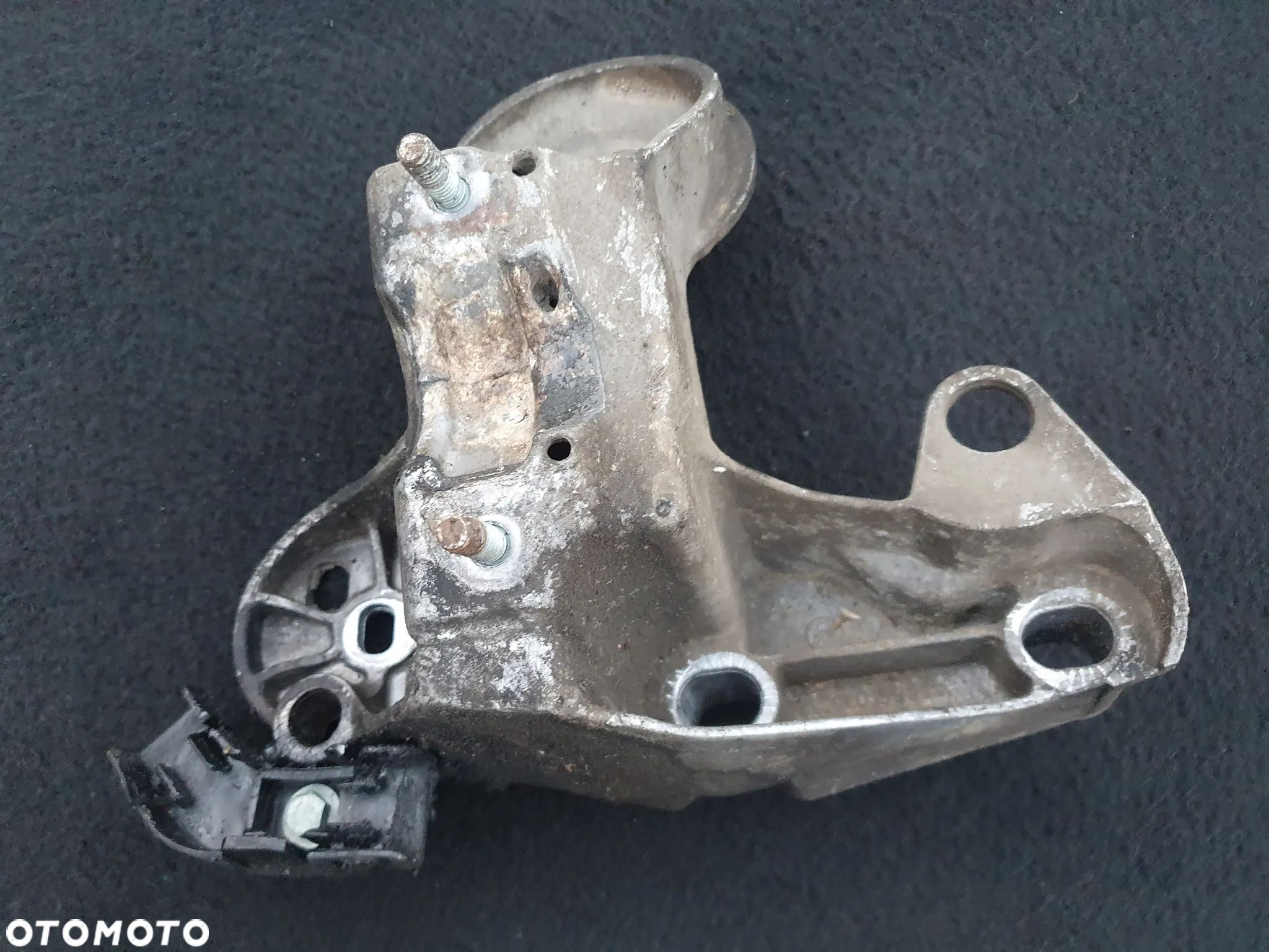VW PASSAT B5 FL EXEO A4 ŁAPA PODUSZKA SILNIKA WSPORNIK PRAWA 8E0199352F POSIADAM 2 SZT - 1