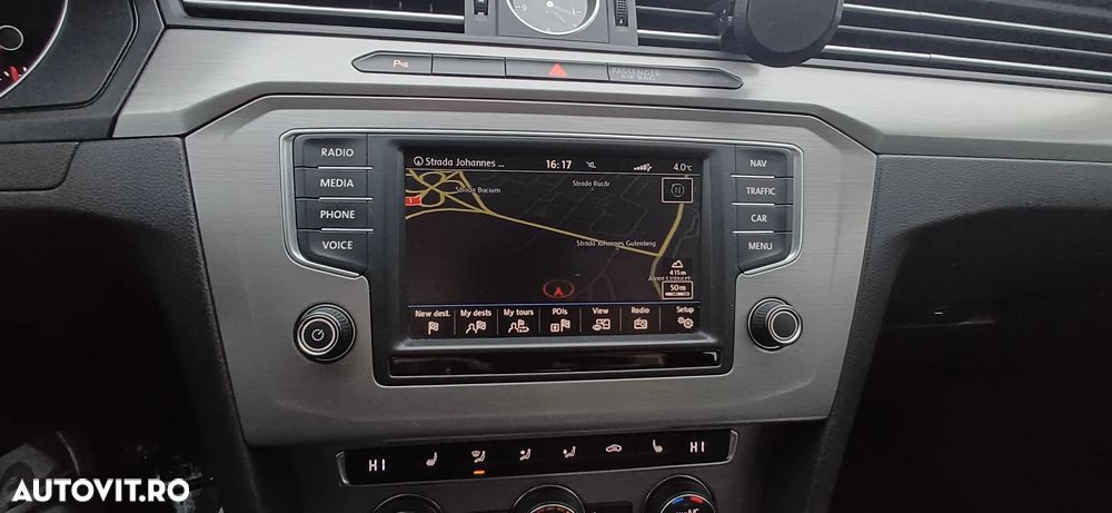 Volkswagen Passat 2.0 TDI SCR Highline - 17