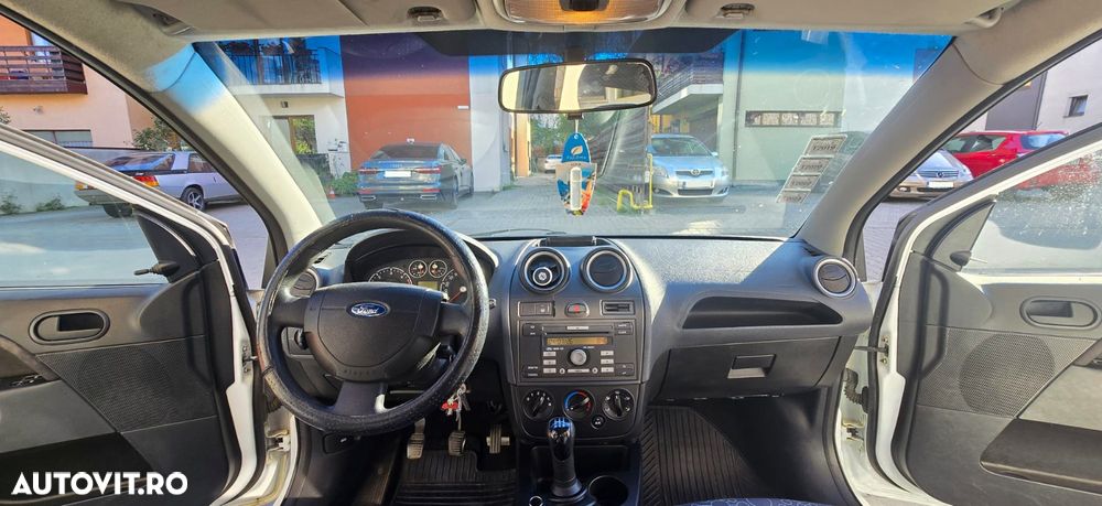 Ford Fiesta - 11