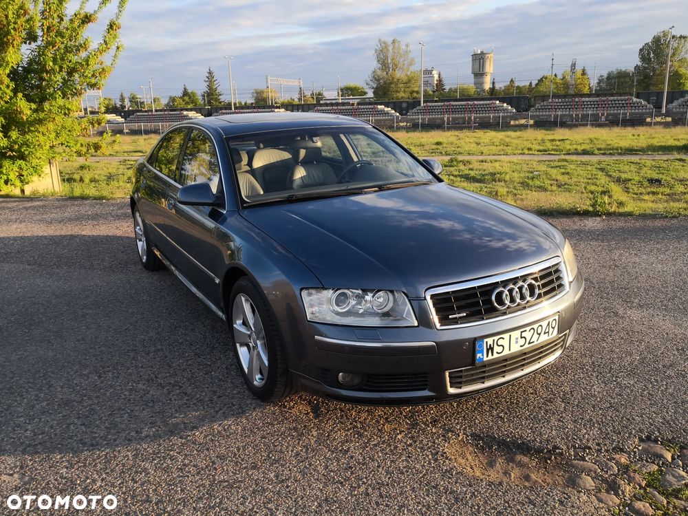 Audi A8 4.2 Quattro - 2