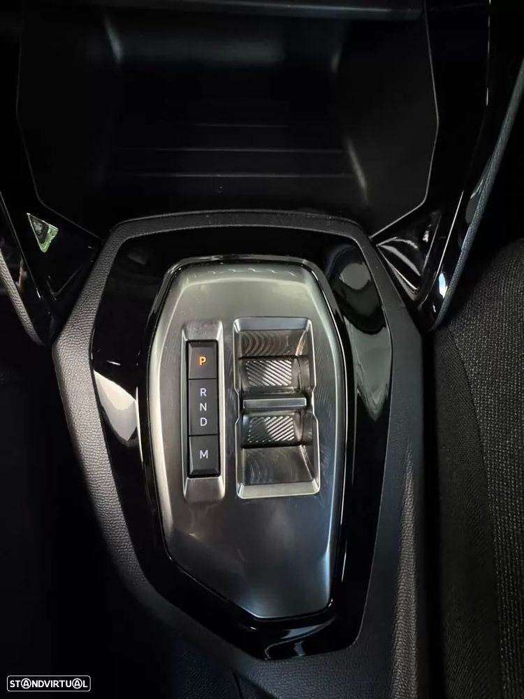 Peugeot 2008 1.2 Hybrid Style e-DCS6 - 17