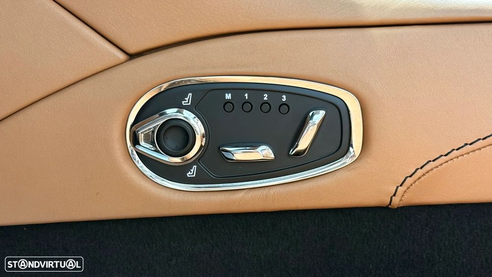 Aston Martin DBS Volante Superleggera - 43