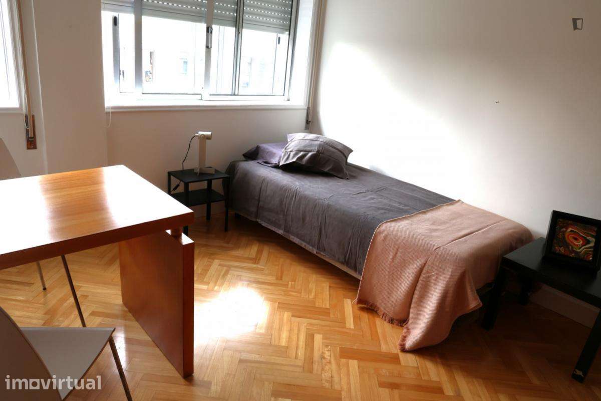 Apartamento com 4 quartos - localizado em Senhora da Hora Porto - Grande imagem: 5/30