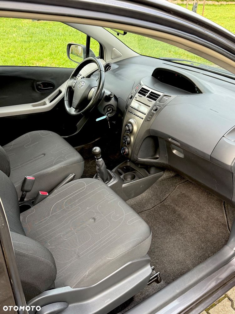 Toyota Yaris 1.33 VVT-i Executive - 9