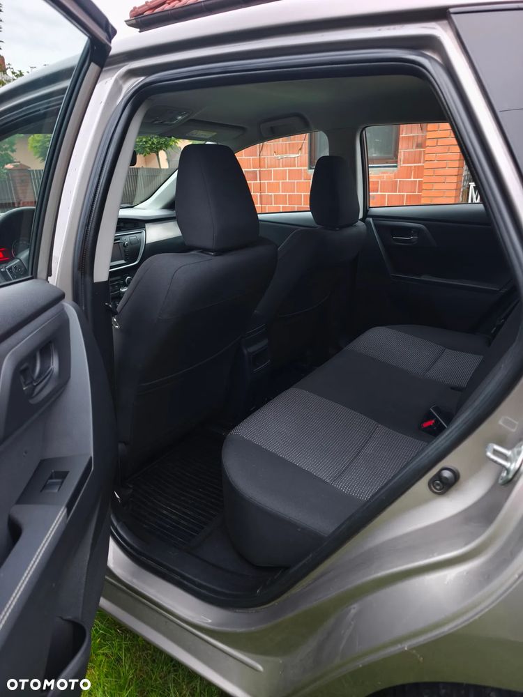 Toyota Auris 1.4 D-4D Comfort - 10