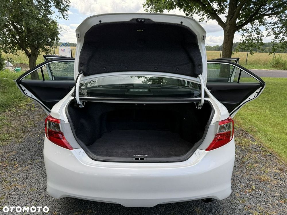 Toyota Camry - 15