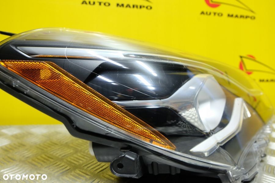 TOYOTA YARIS 2018 2019- REFLEKTOR LAMPA ZWYKŁA SOCZEWKOWA Z LED R USA - 4