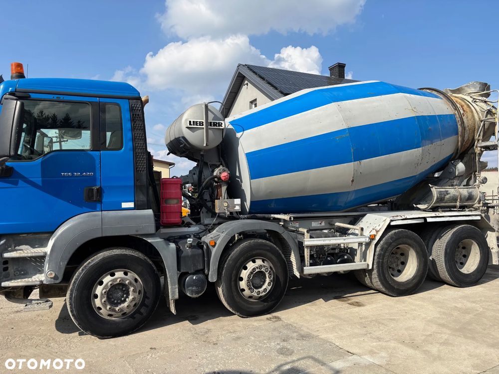 MAN TGS 32.420 8x4 Liebherr 9m3 - 4