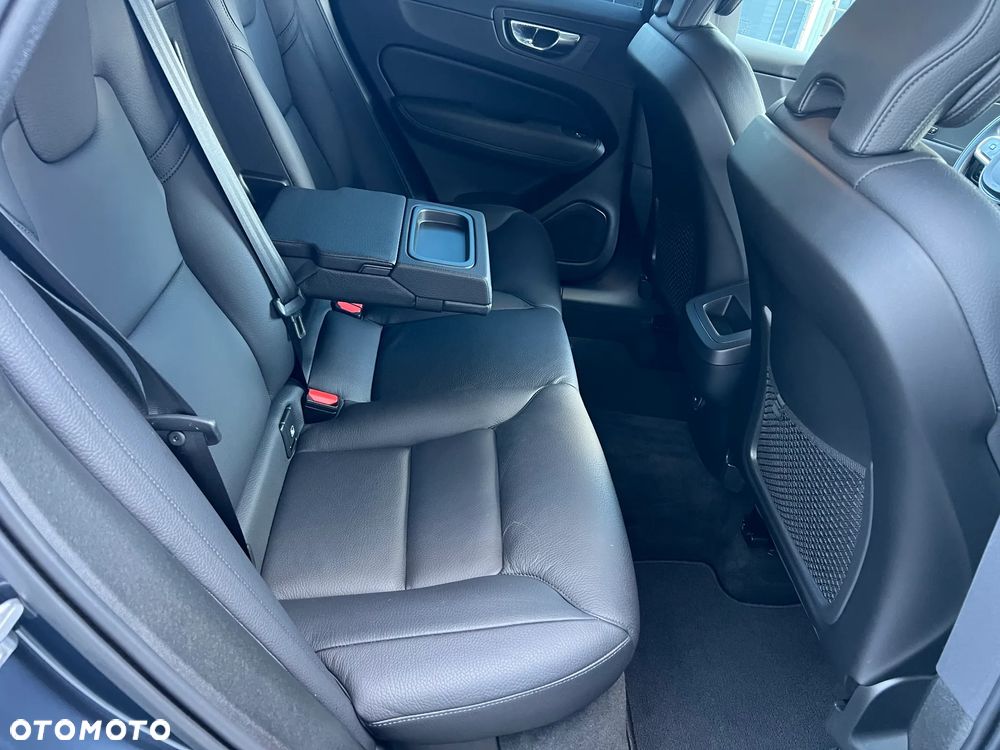 Volvo XC 60 D4 Geartronic Momentum Pro - 31