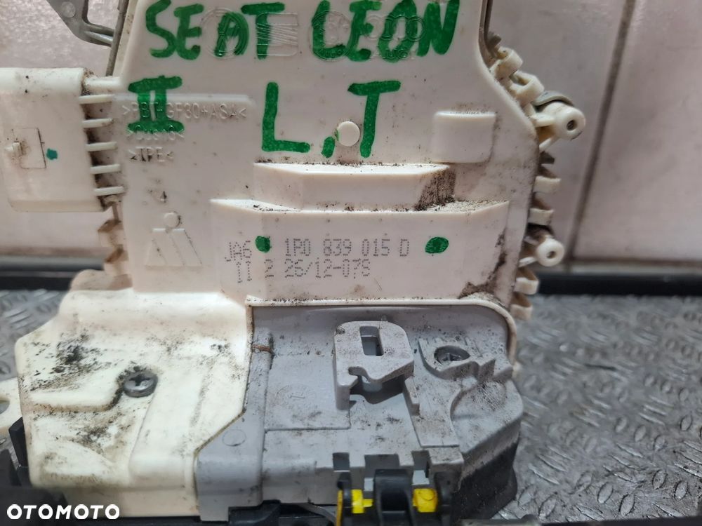 Zamek lewy tył Seat Leon II lift 2012 rok 6- PINÓW nr 1P0839015D - 2