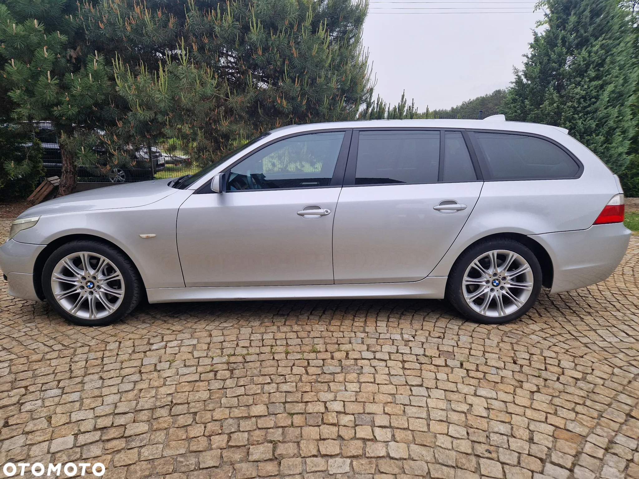 BMW Seria 5 530xd Touring - 10