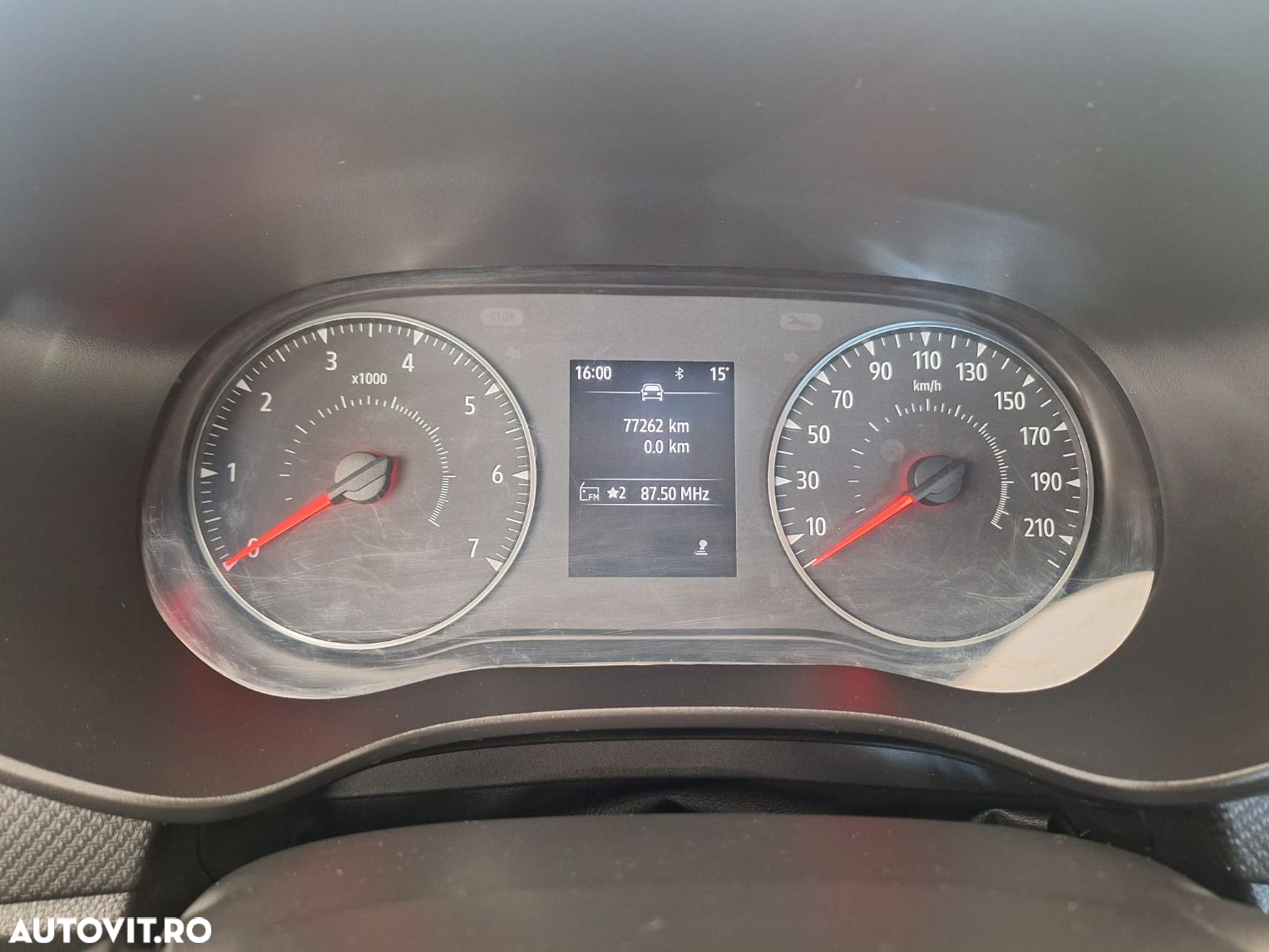 Dacia Logan TCe 90 Essential - 15
