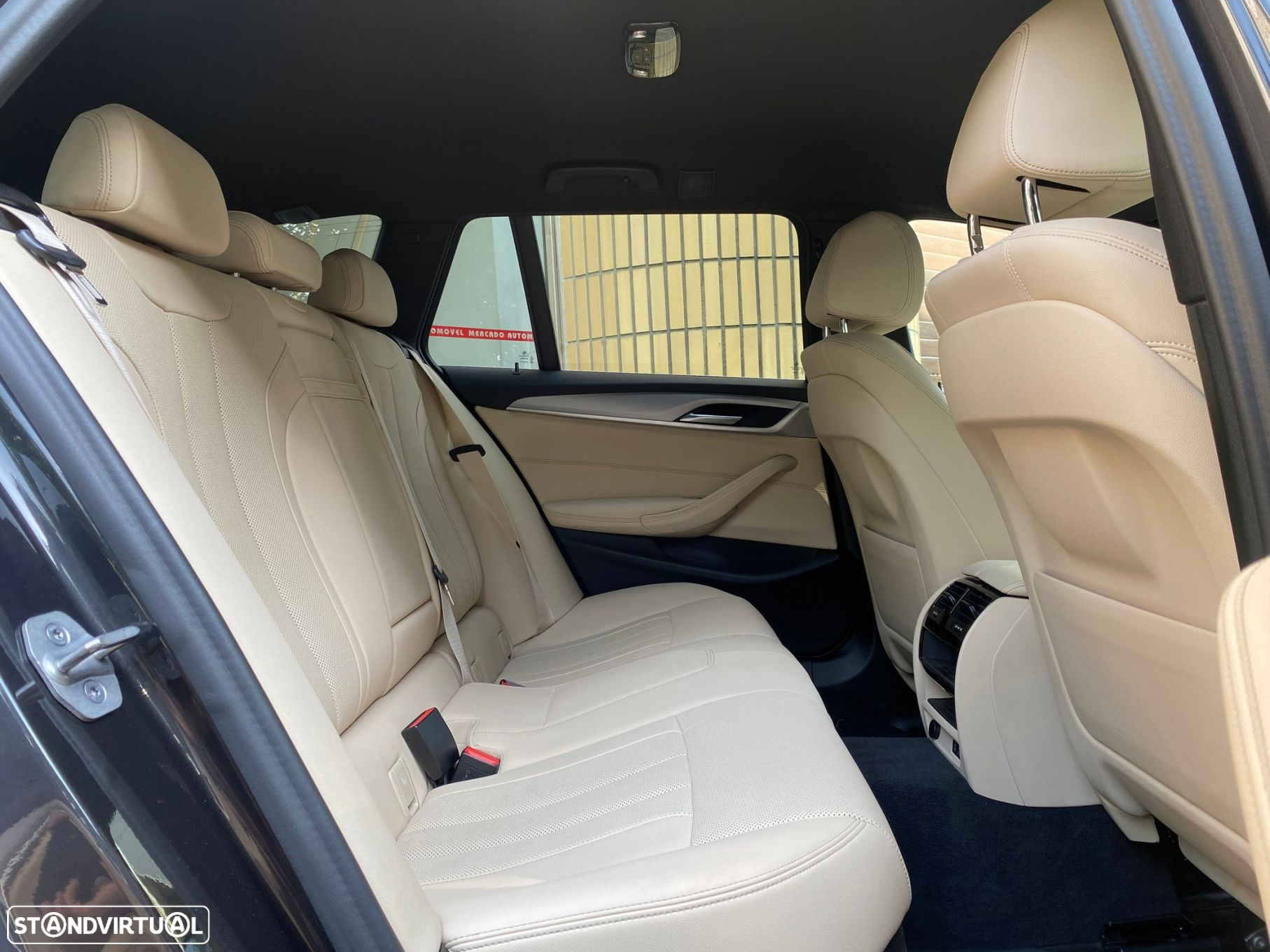 BMW 530 e - 11