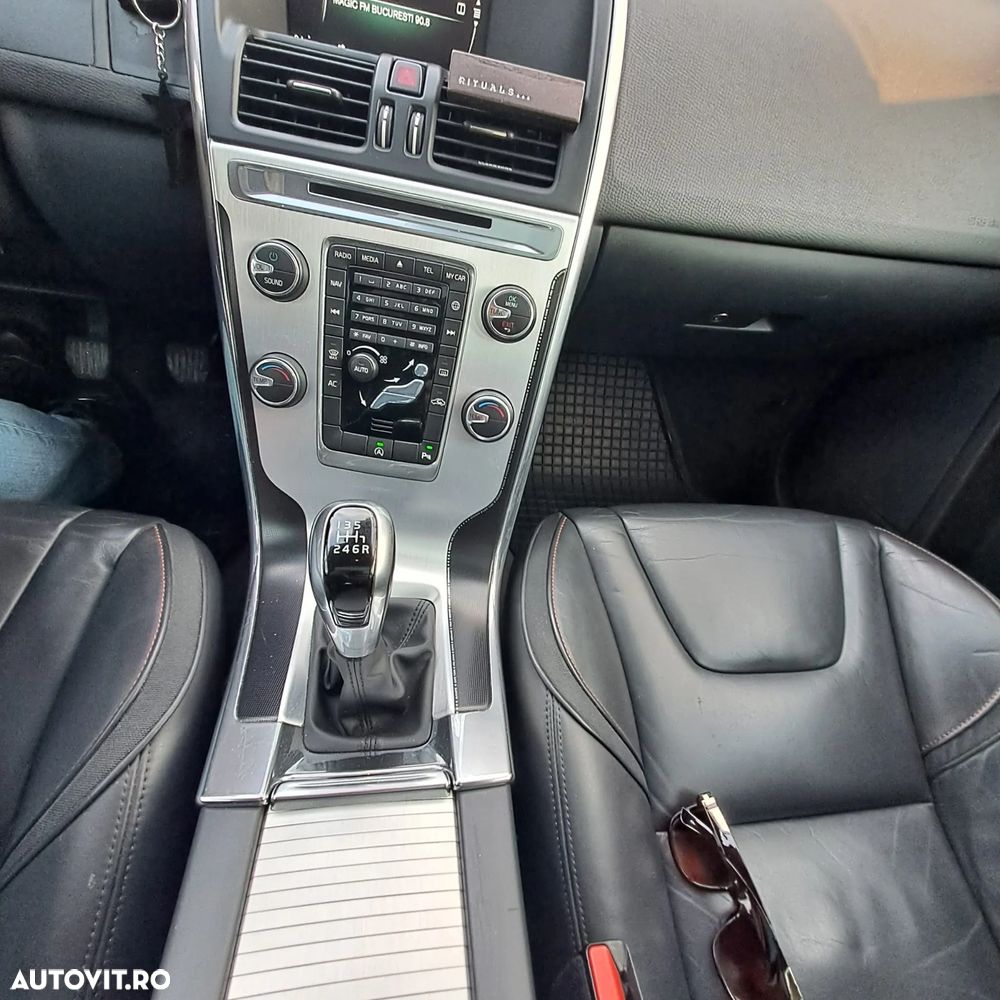 Volvo XC 60 D3 Momentum - 12