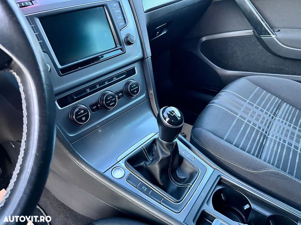 Volkswagen Golf 1.6 TDI (BlueMotion Technology) Comfortline - 17