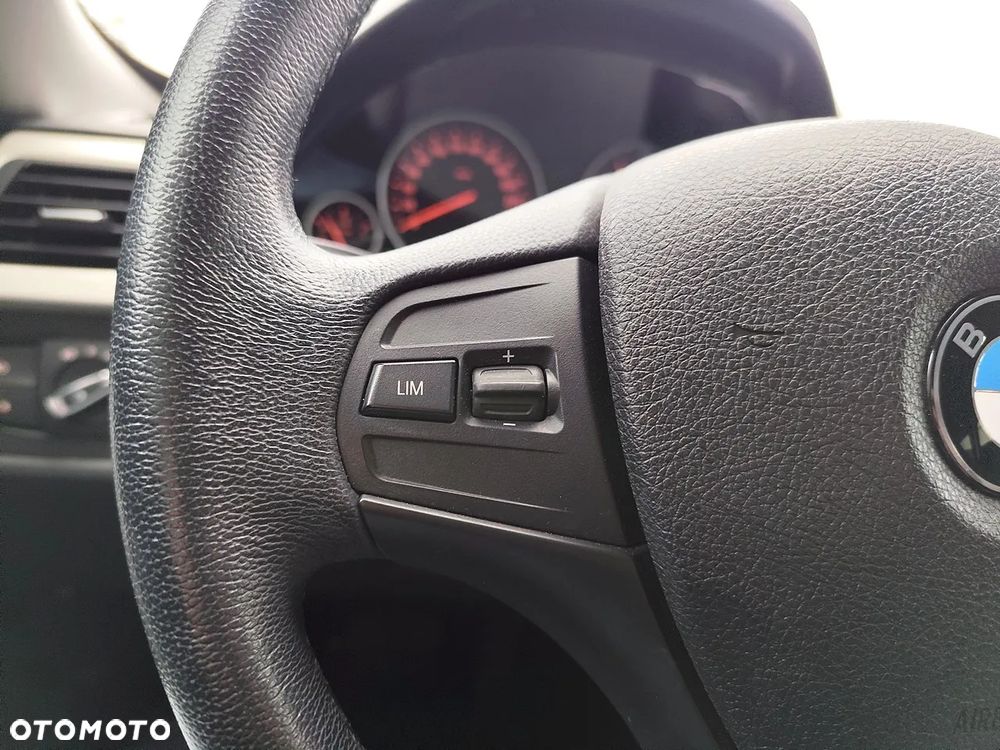 BMW 3GT 318d Business Edition - 18