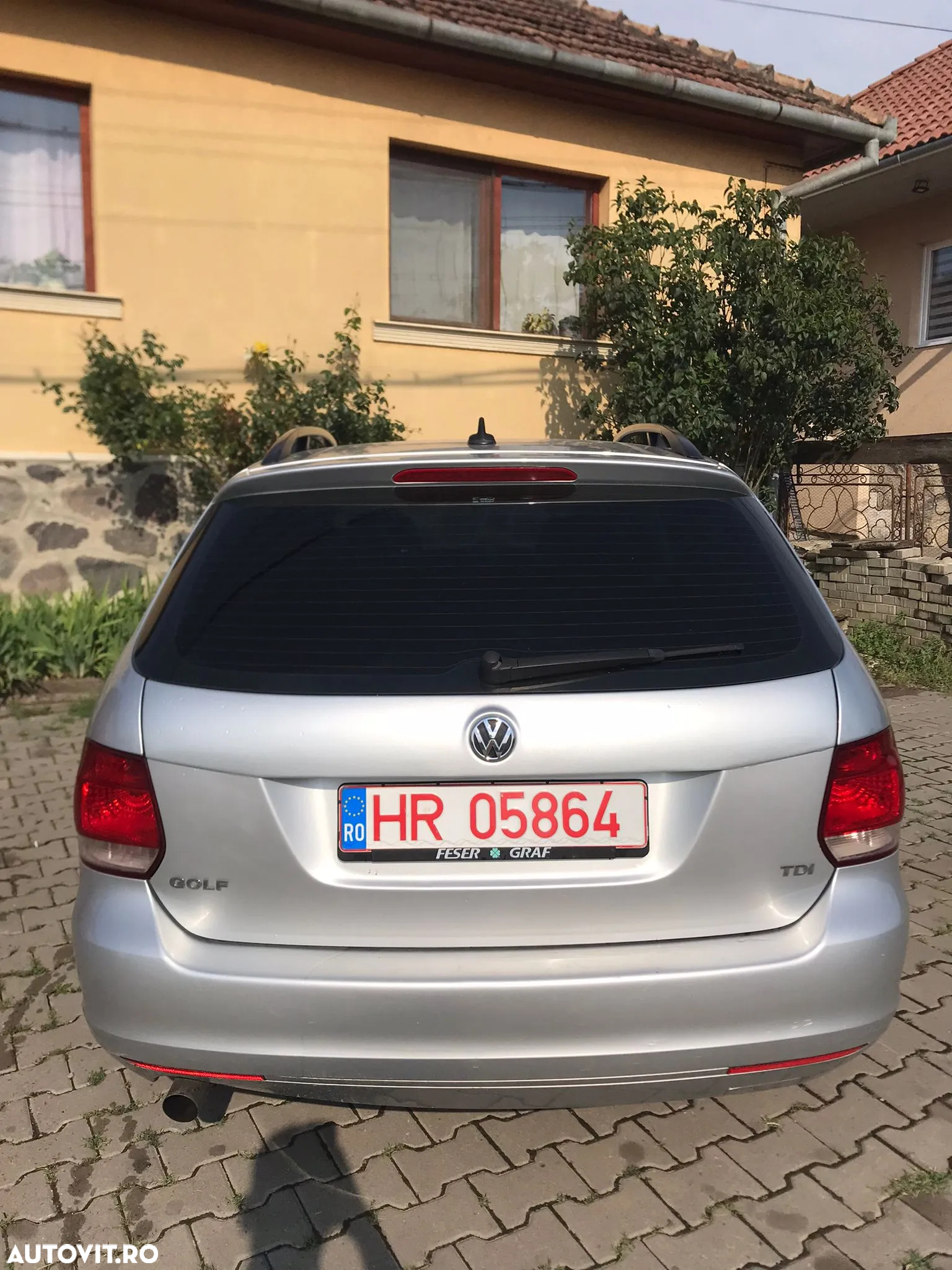 Volkswagen Golf 1.6 TDI DPF Highline - 5