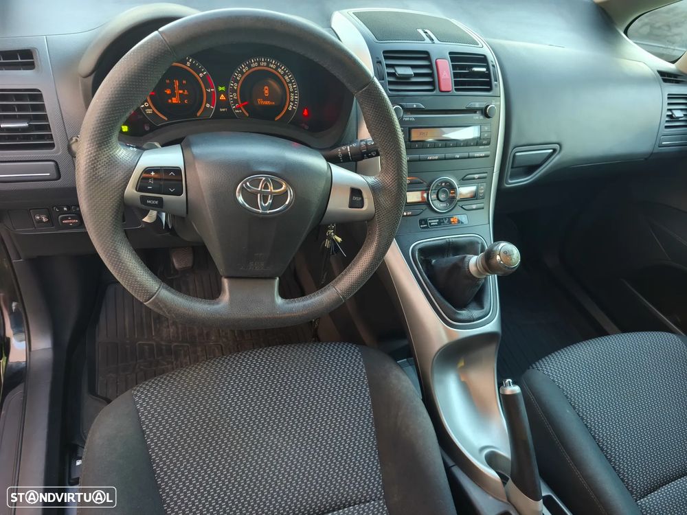 Toyota Auris 1.4 VVT-i AC+VSC - 12