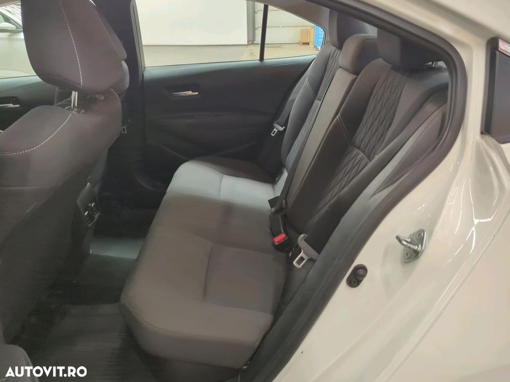 Toyota Corolla 1.8 HSD Business - 8