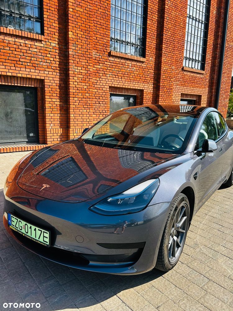 Tesla Model 3 Standard Reichweite Plus Hinterradantrieb - 4