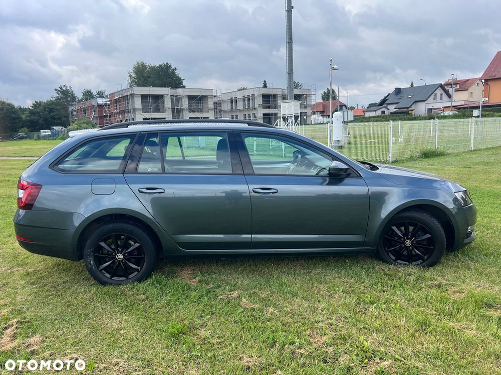 Skoda Octavia 2.0 TDI SCR Ambition DSG - 5