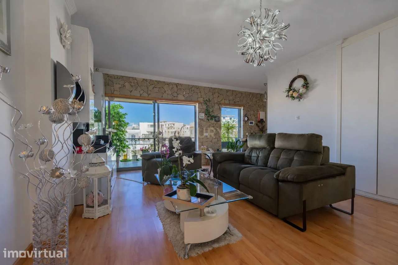 Apartamento T2 Duplex em Olhão com 2 Lugares de Estacionamento e 2 Gra - Grande imagem: 3/27