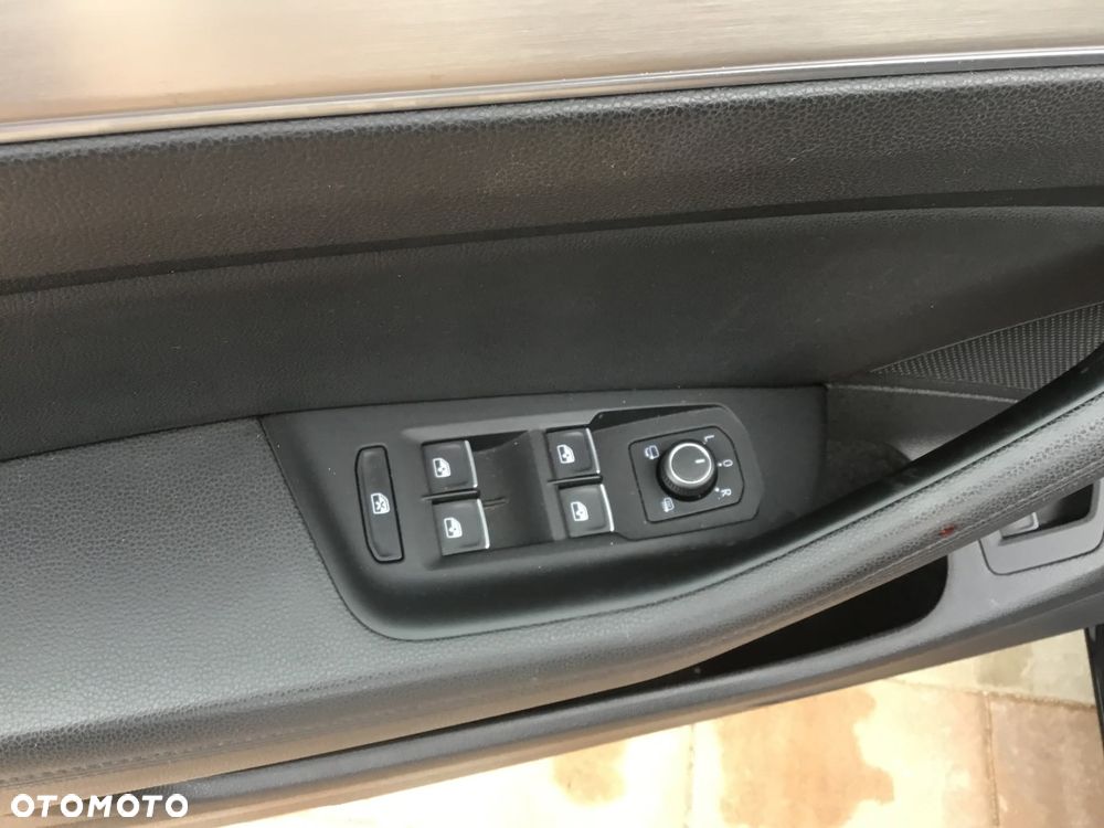 Volkswagen Passat 2.0 TDI SCR DSG Highline - 28