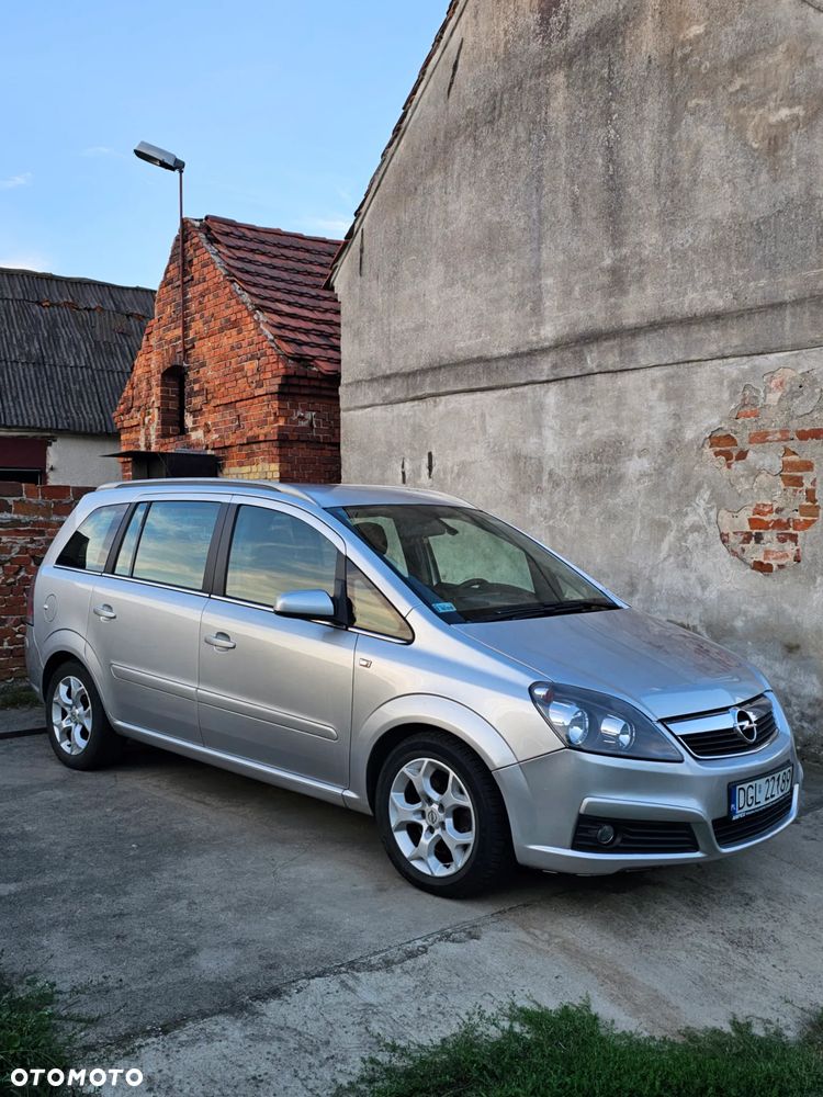 Opel Zafira 1.9 CDTI Cosmo - 3
