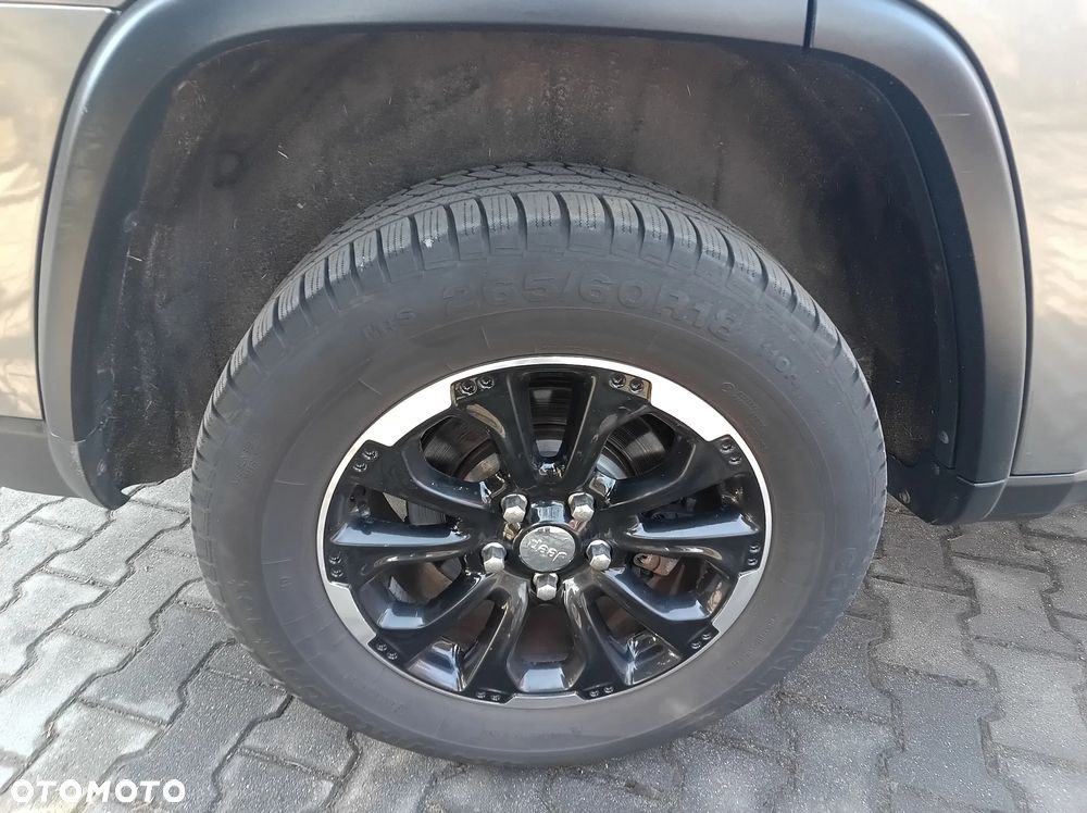 Jeep Grand Cherokee - 8