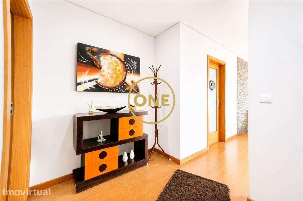 Apartamento T3 em Gondifelos com Garagem para Dois Carros e Arrumos de - Grande imagem: 3/28