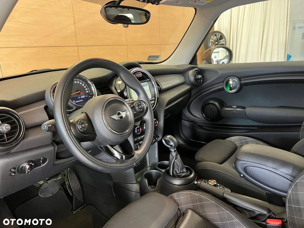 MINI Cooper Standard - 9