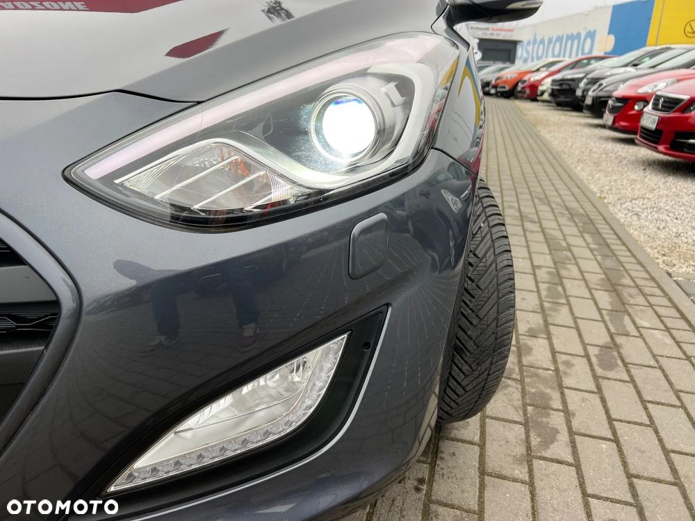 Hyundai i30 1.6 CRDi Automatik Style - 8