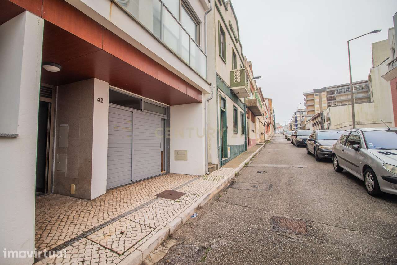 Garagem em Figueira da Foz  perto da marginal. - Grande imagem: 2/22