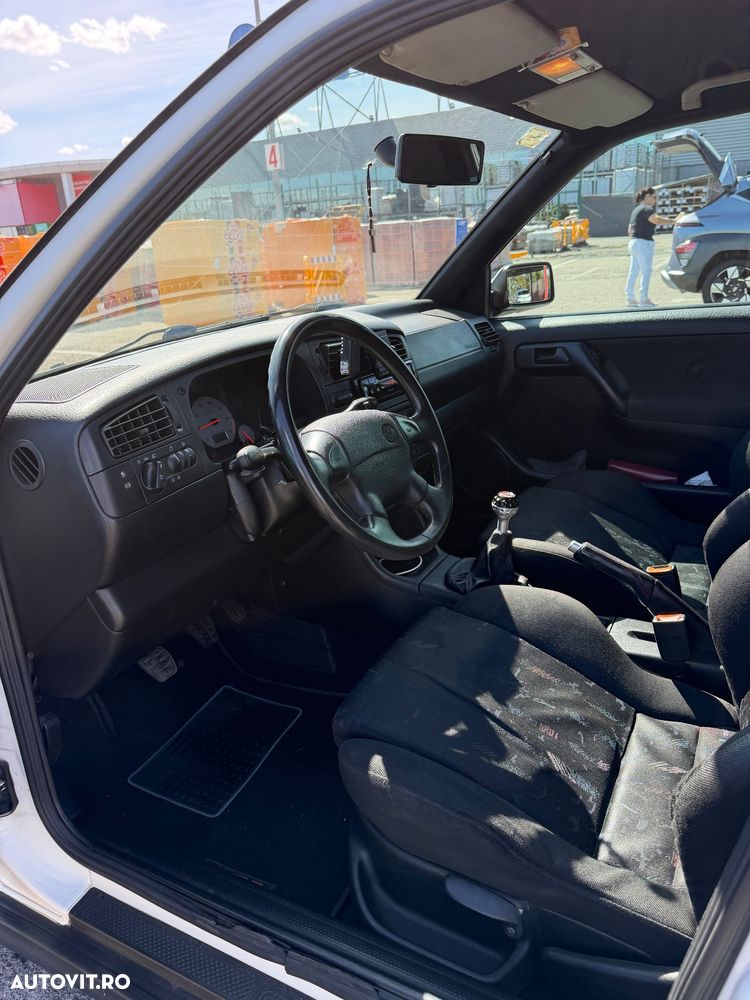 Volkswagen Golf - 10