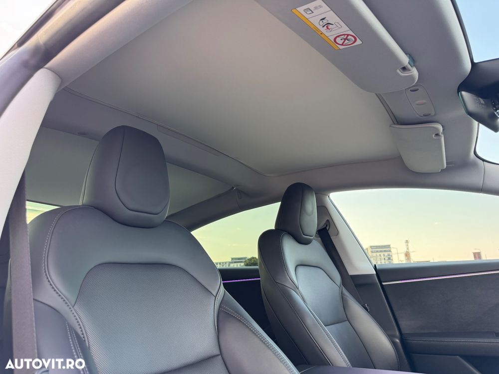 Tesla Model 3 Long Range - 26
