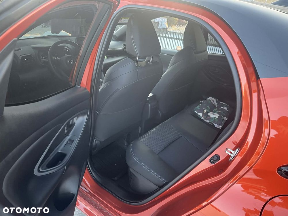 Toyota Yaris Hybrid 1.5 Style - 11