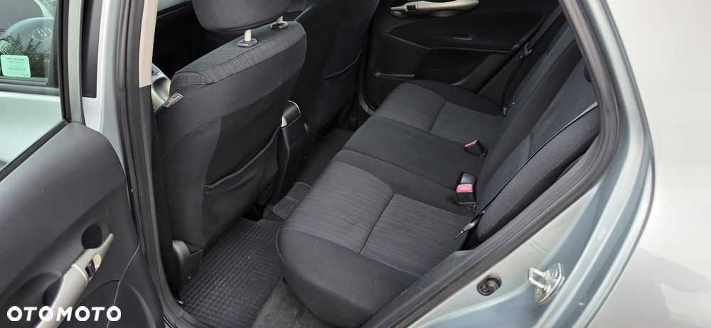 Toyota Auris - 16