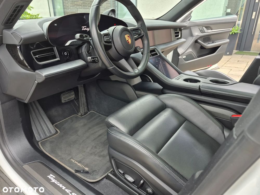 Porsche Taycan - 20